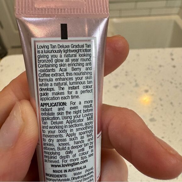 Deluxe Gradual Tan Nourishing Tinted Body Lotion- Dark 20ml/0.6 fl.oz. Brand new - Picture 9 of 14